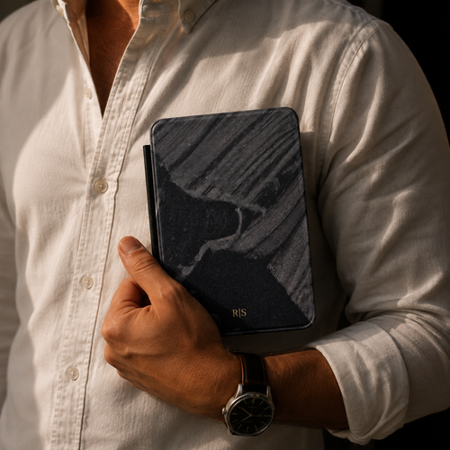 Back cover of the black marble diagonal streak personalized Kindle case